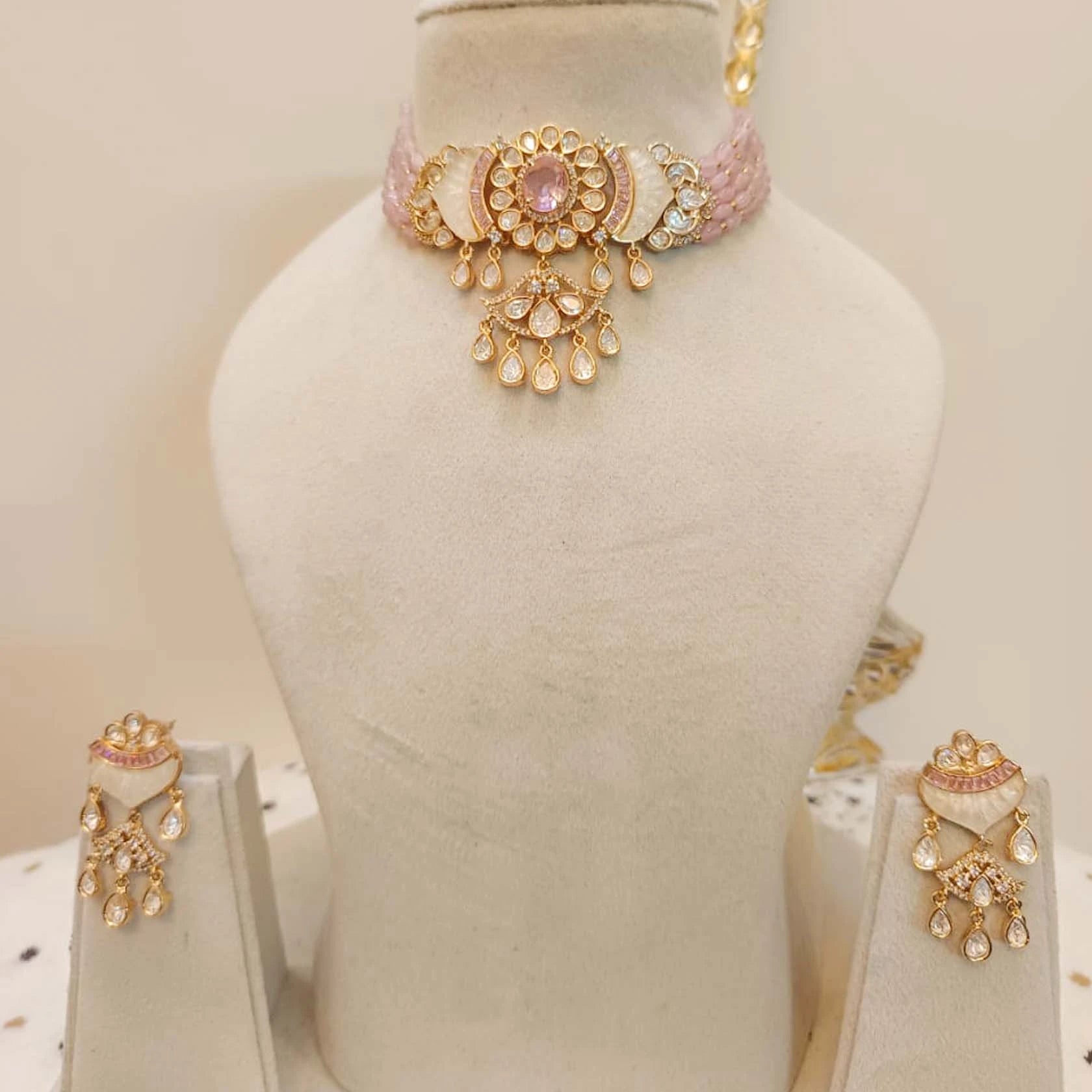 Tyaani-Kundan-Onyx-Beads-Premium-Quality-Choker-Set