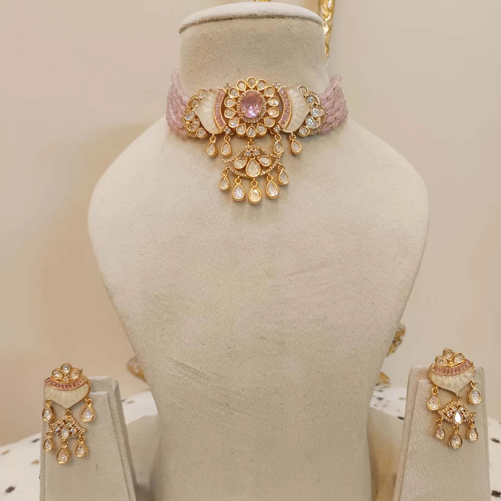 Tyaani-Kundan-Onyx-Beads-Premium-Quality-Choker-Set