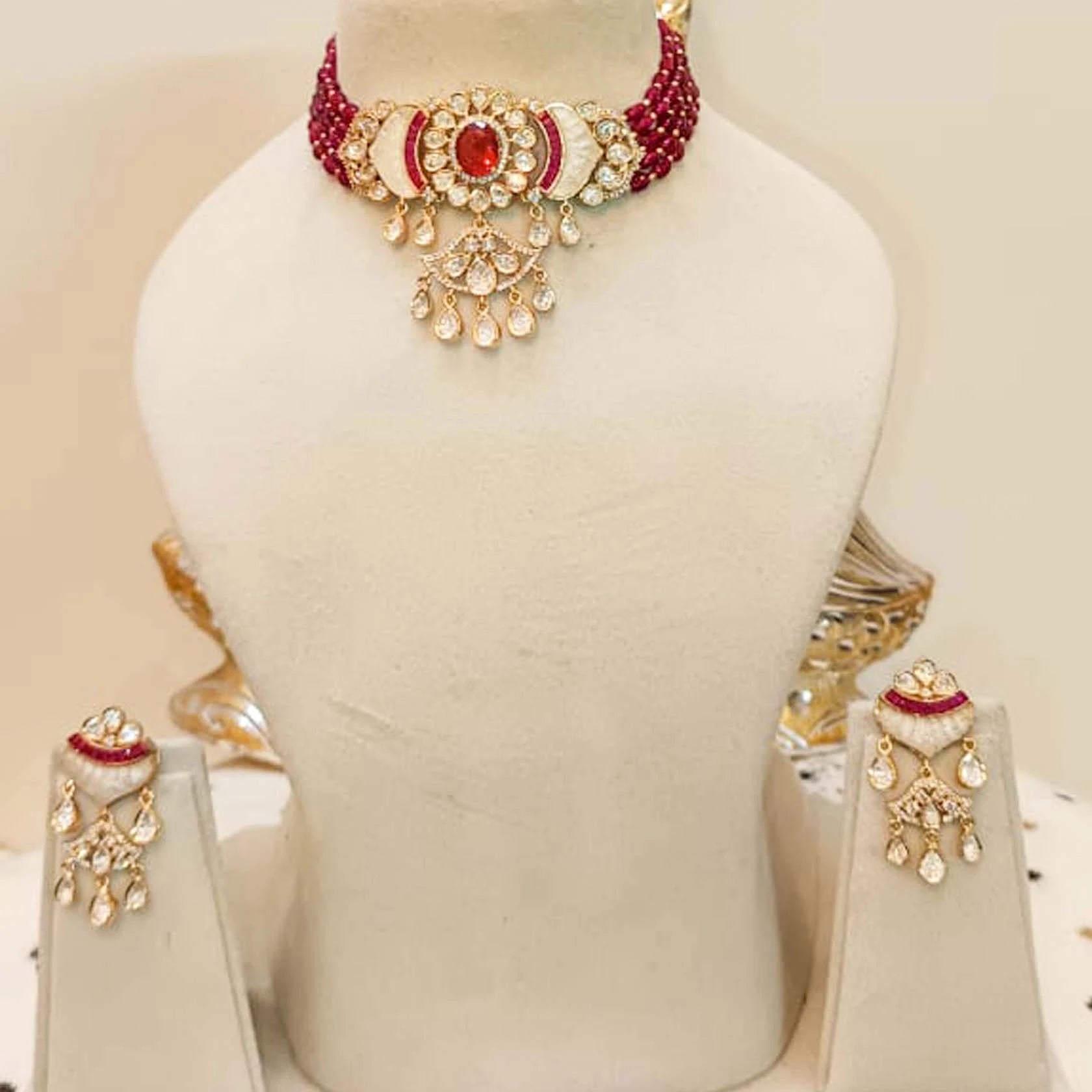Tyaani-Kundan-With-Onyx-Beads-Premium-Real-Look-Choker-Set