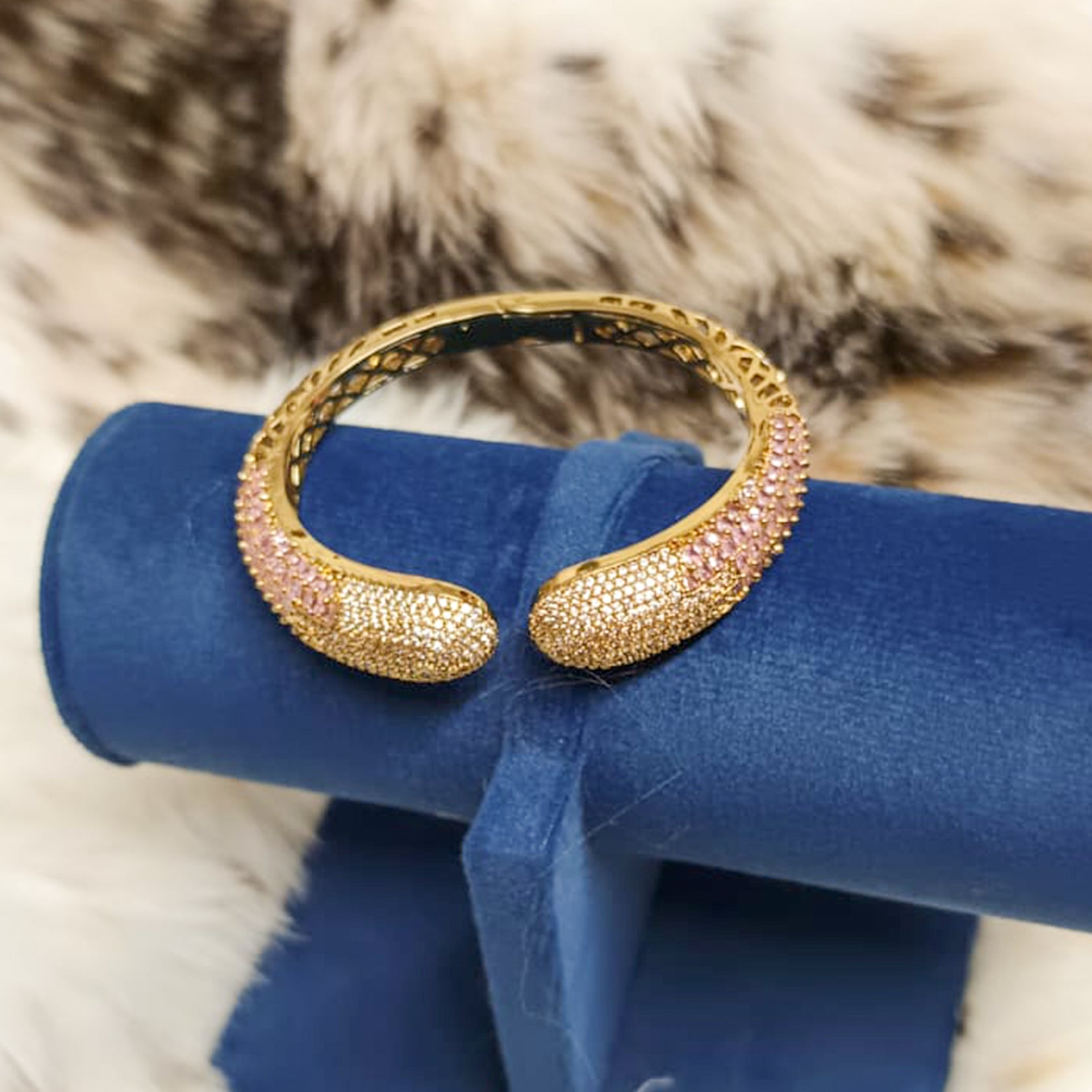 Antique-Mehndi-Polish-Adjustable-Bracelet-With-Premium-Stone