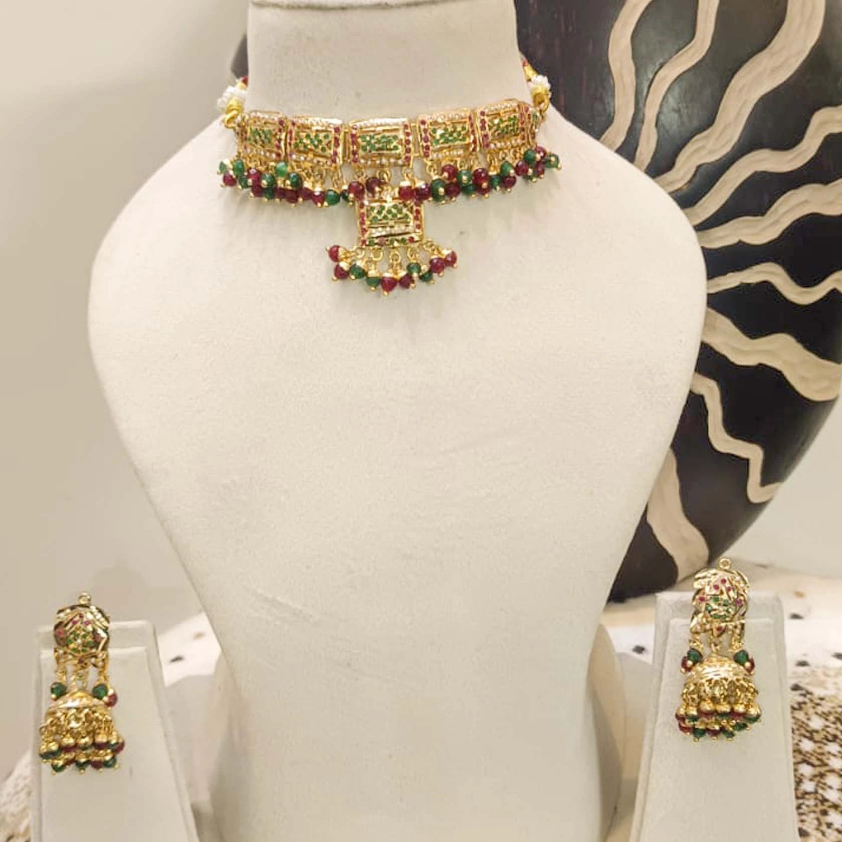 Jadau-Real-Look-Gold-Choker-Set