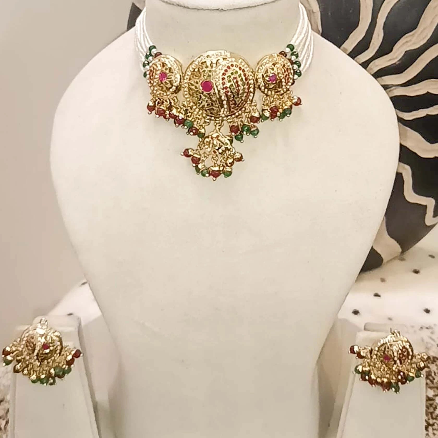 Jadau-Real-Look-Gold-Choker-Set-1