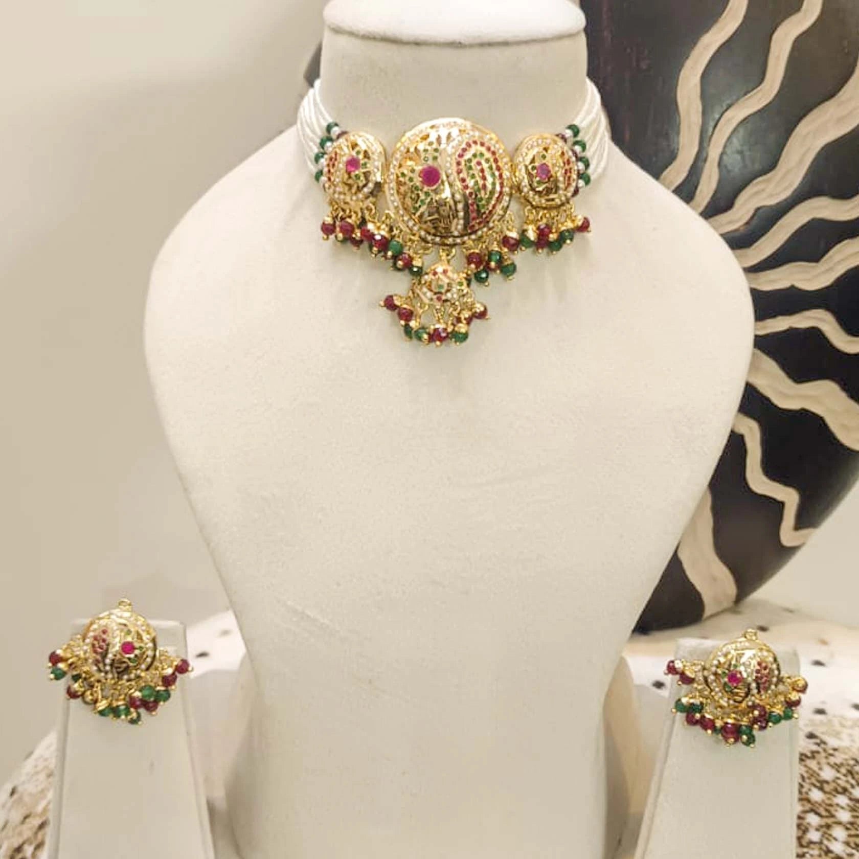 Jadau-Real-Look-Gold-Choker-Set-1