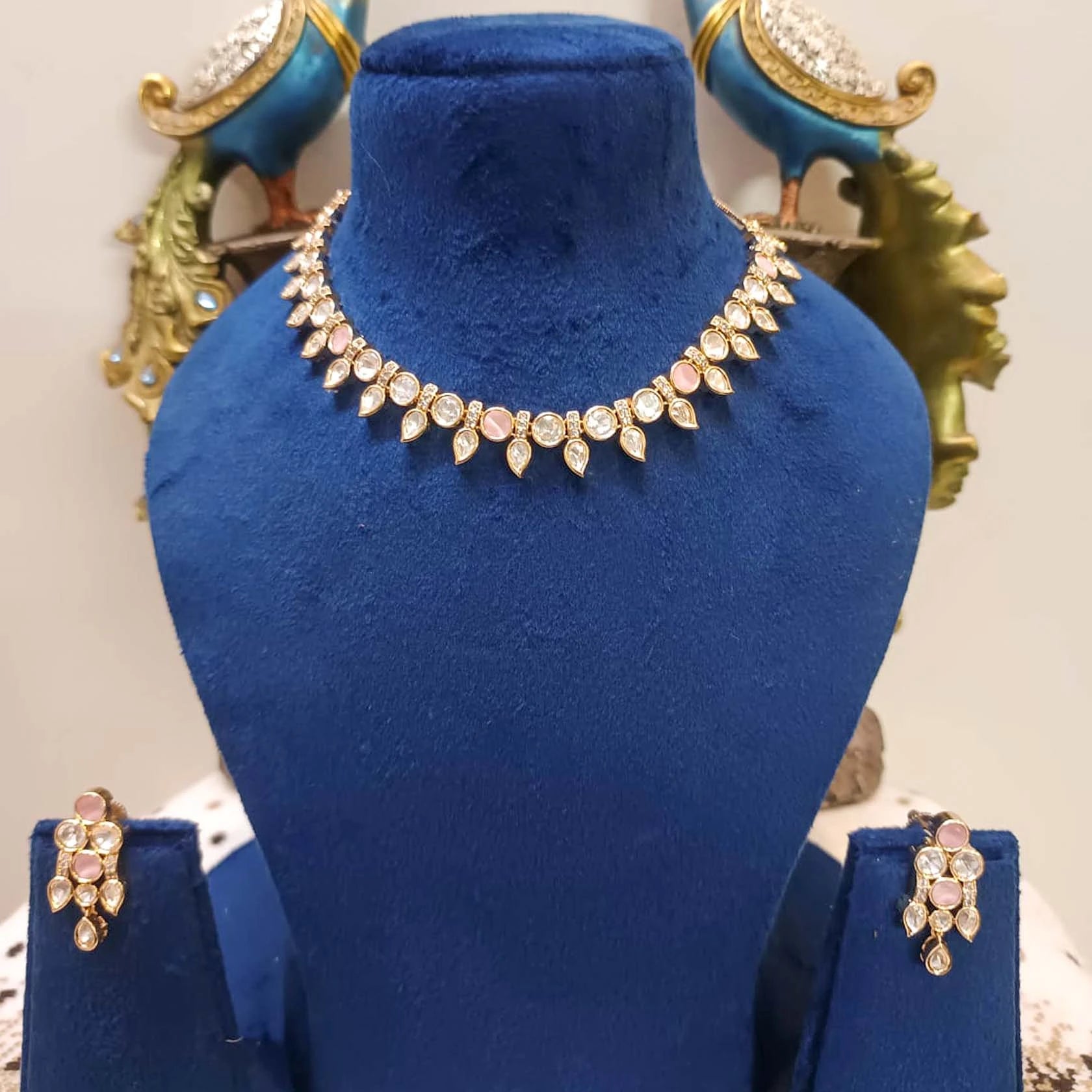 Tyaani-Kundan-Necklace-With-Real-Gold-Look-Polish