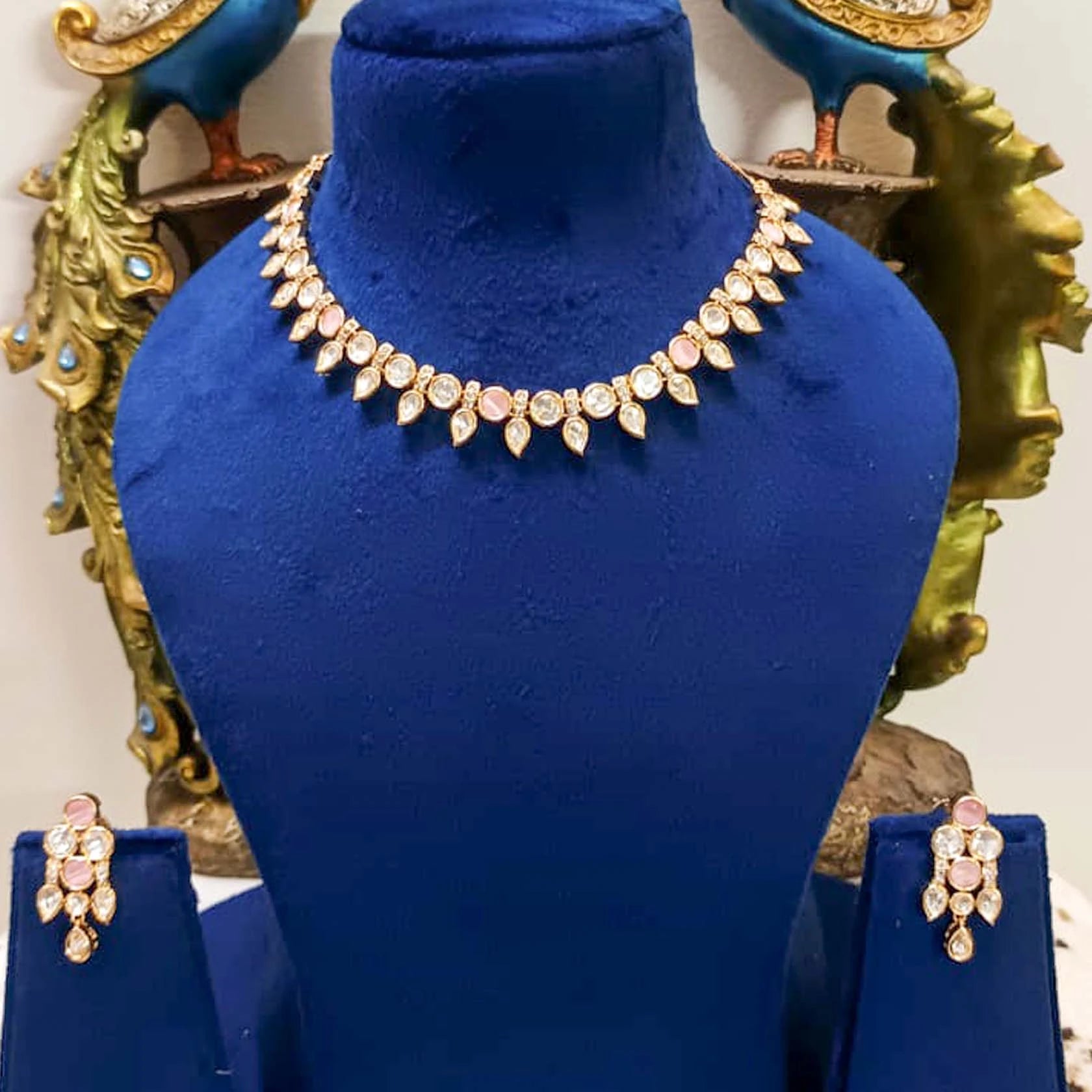 Tyaani-Kundan-Necklace-With-Real-Gold-Look-Polish