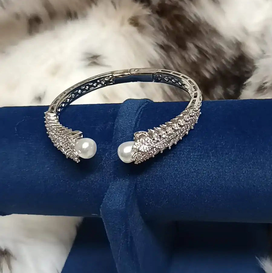 Silver-Alloy-Adjustable-Ad-Bracelet-With-Pearl