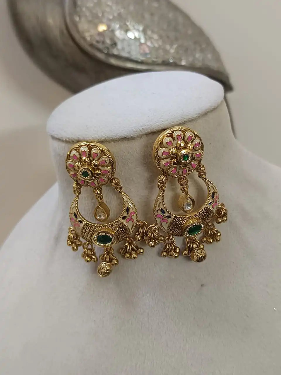 Antique-Gold-Polki-Chandbali