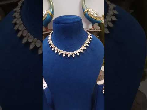 Tyaani-Kundan-Necklace-With-Real-Gold-Look-Polish