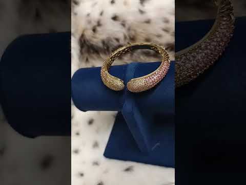 Antique-Mehndi-Polish-Adjustable-Bracelet-With-Premium-Stone